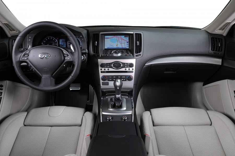  Infiniti G cabriolet 2011 года  (фото 9 из 11)